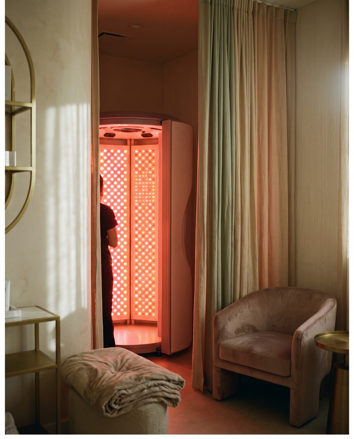 LED Bed — Fotobiomodulare pe tot corpul, Chez Vitalie București